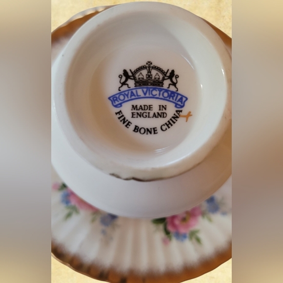 VINTAGE ROYAL VICTORIA FLORAL TEACUP & SAUCER GOLDEN ANNIVERSARY FINE BONE CHINA - Picture 7 of 9